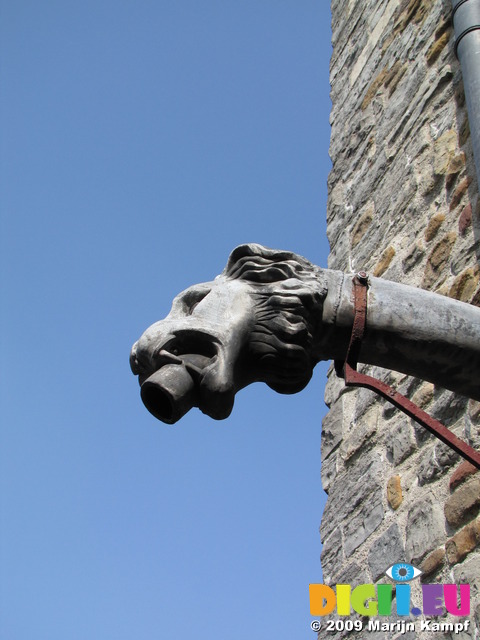 SX03392 Gargoyle Cardiff castle